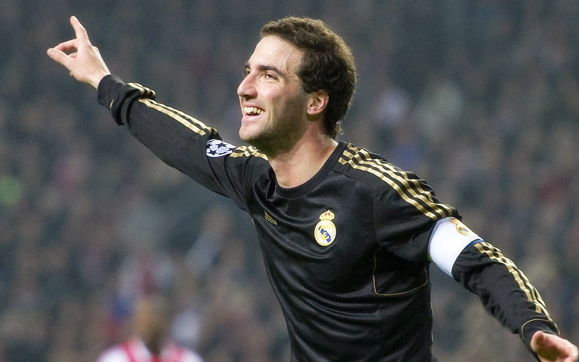 kaiyun-陈艺文赛场专注力十足，陈艺文比赛视频